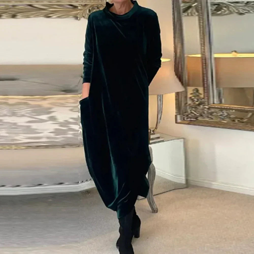 LIVIA | MIĘKKA WELUROWA SUKIENKA MAXI Z KIESZENIAMI