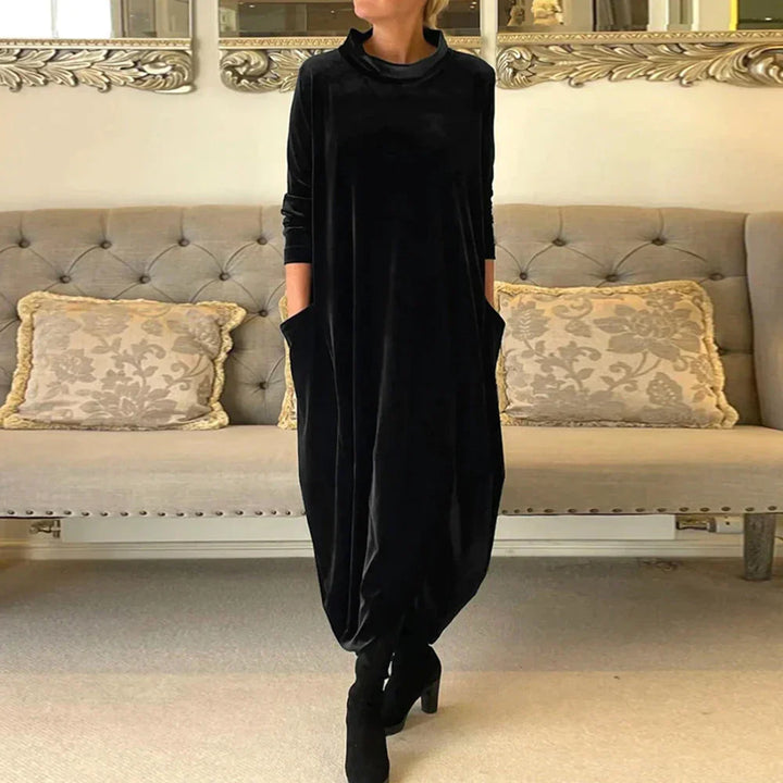 LIVIA | MIĘKKA WELUROWA SUKIENKA MAXI Z KIESZENIAMI